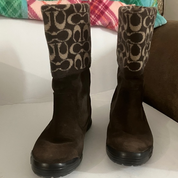 Coach Signature C Cuff Brown Suede Boots with Patterned Cuff - Picture 4 of 8